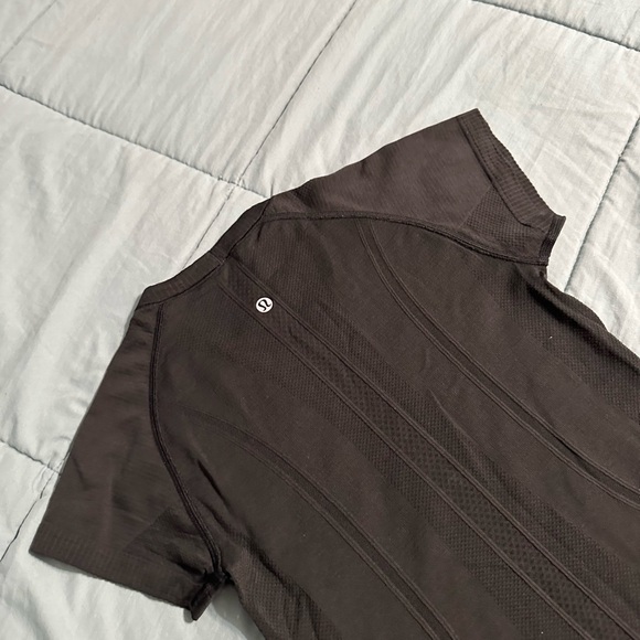 Lululemon Shirt - Picture 4 of 5